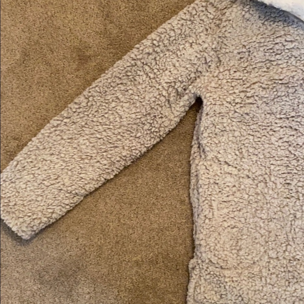 Fuzzy pullover - Picture 2 of 5